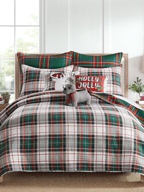 Thatch Home Spencer Holiday Quilt-One Full/Queen Quilt Levtex Home  190945185167